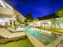 Villa Abaca Kadek, Pool at Night